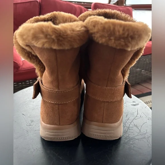 NWOB Skechers Slip-ins Easy Going Water-Repellent Suede Boots Chestnut Size 8 - Picture 6 of 11